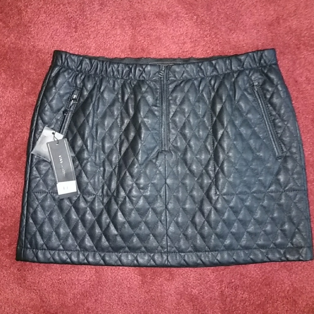 BCBG MAXAZARIA SKIRT